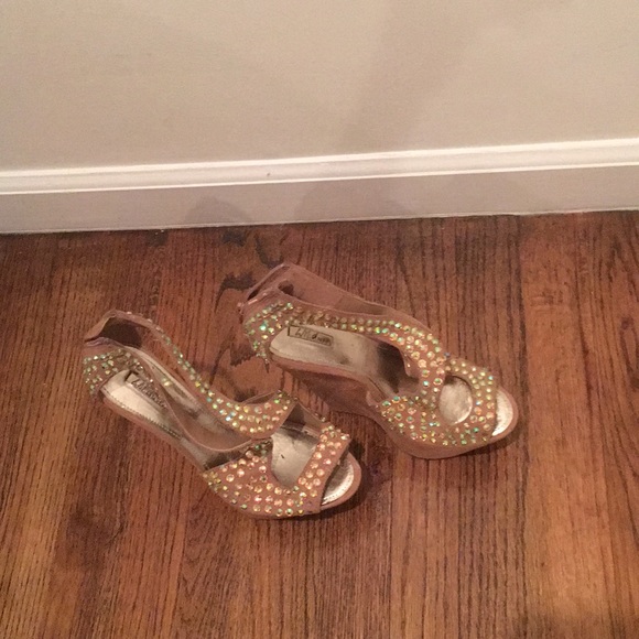 Shoes 👠 - Picture 4 of 4